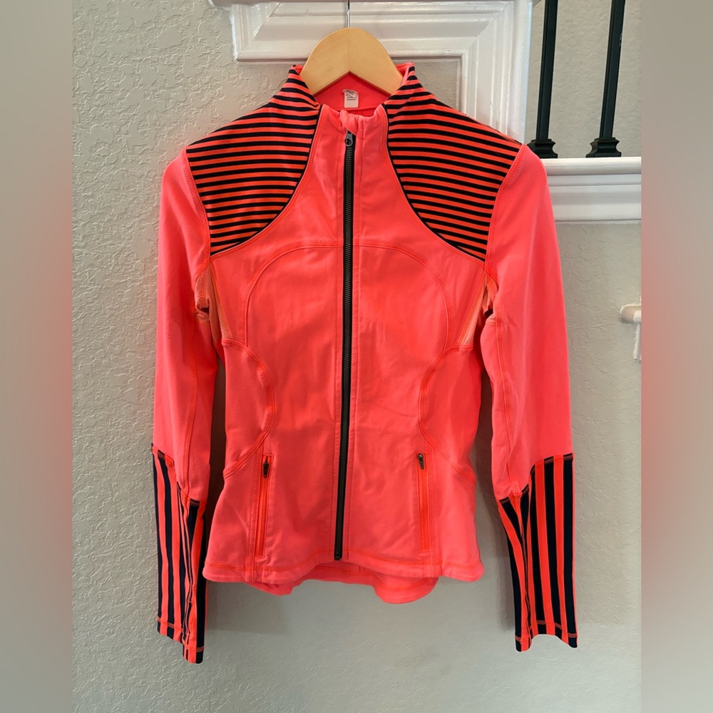 Lululemon Define Jacket Luon W Size 6 Full Zip Orange Pink Form-Fitting Yoga